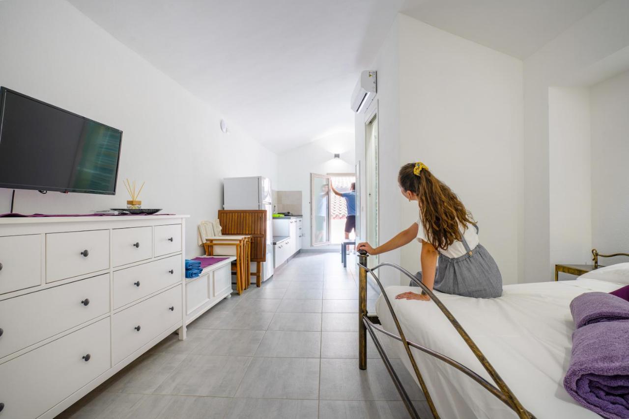 Casa Mirto Hotel Боза Екстериор снимка